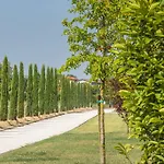 Cascina Borghetta Agroturismo *